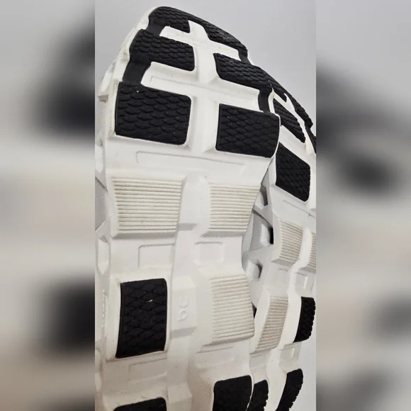 Women's On Running Cloudmonster 2 size 7.5 - Picture 6 of 9